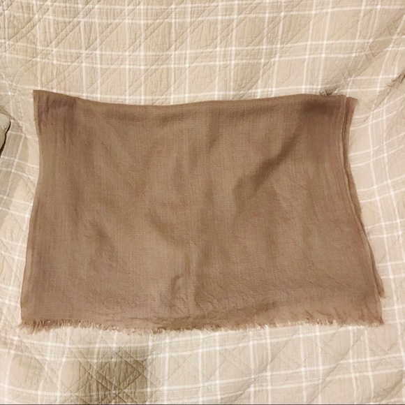 Unbranded wool rectangular scarf with frayed hem. One size. EUC. - Picture 7 of 8